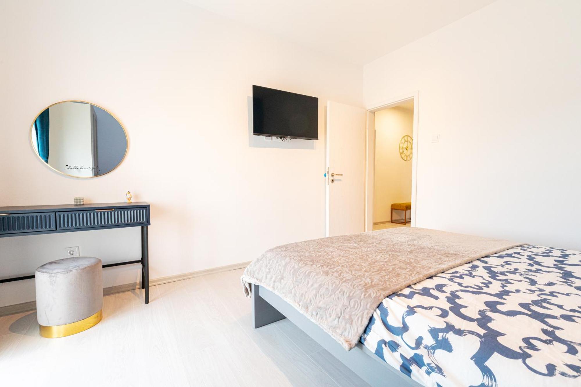 Elly's Empire Appartement *