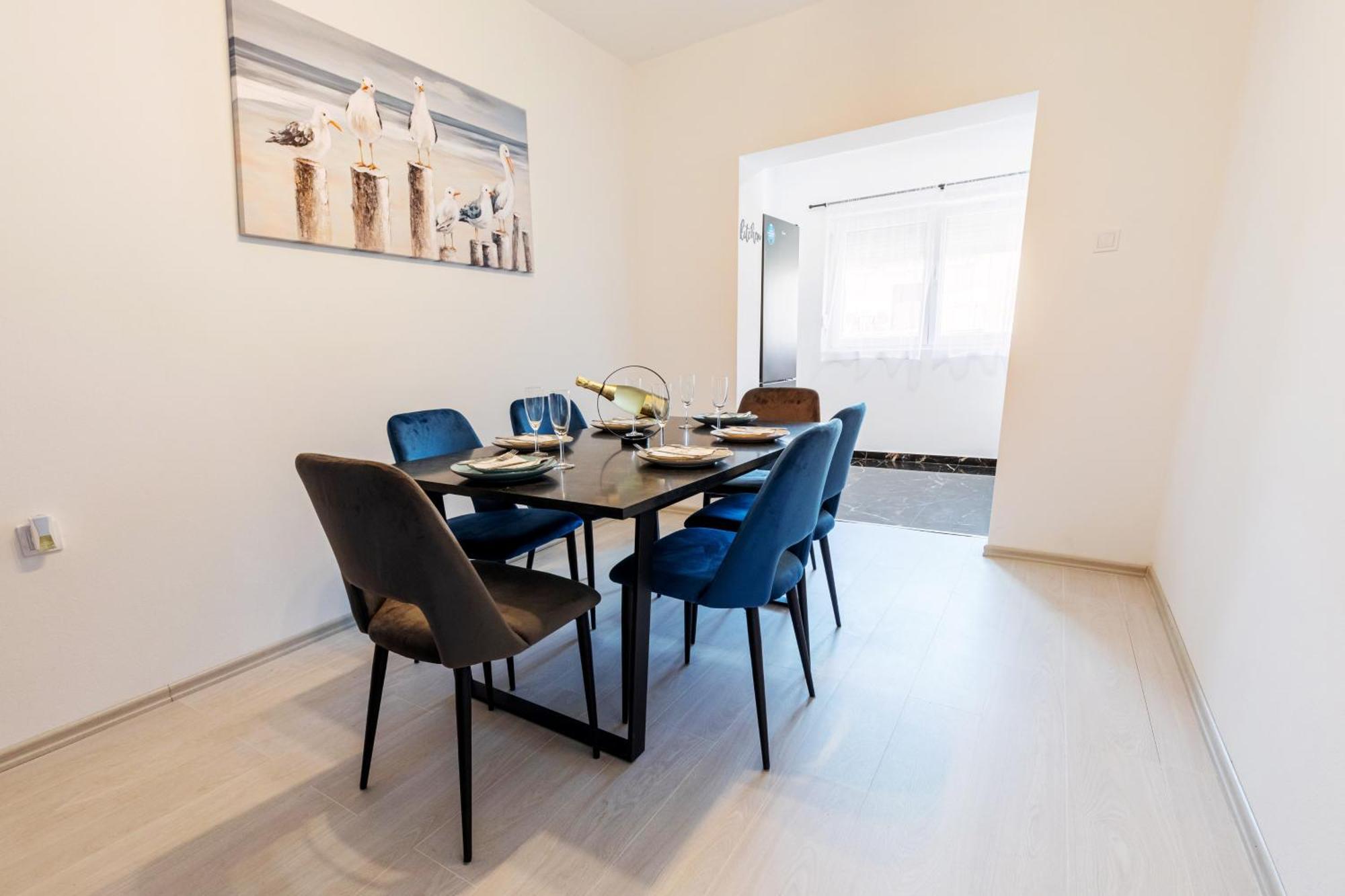 Elly's Empire Appartement *